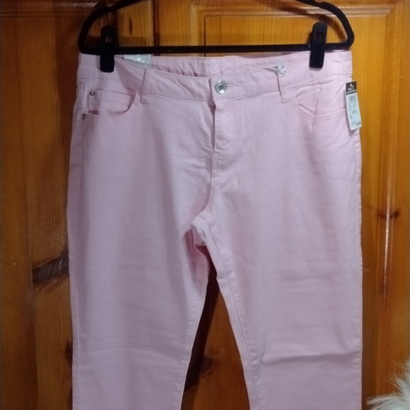 Pants - Picture 3 of 5